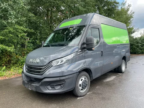 Iveco Daily 35C18 Dubbele wielen - 3500 kg trekhaak - 3000 cc - automatic - HI-MATIC